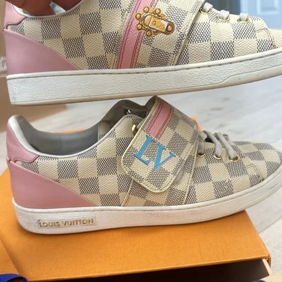 Louis Vuitton women sneaker - Picture 9 of 13